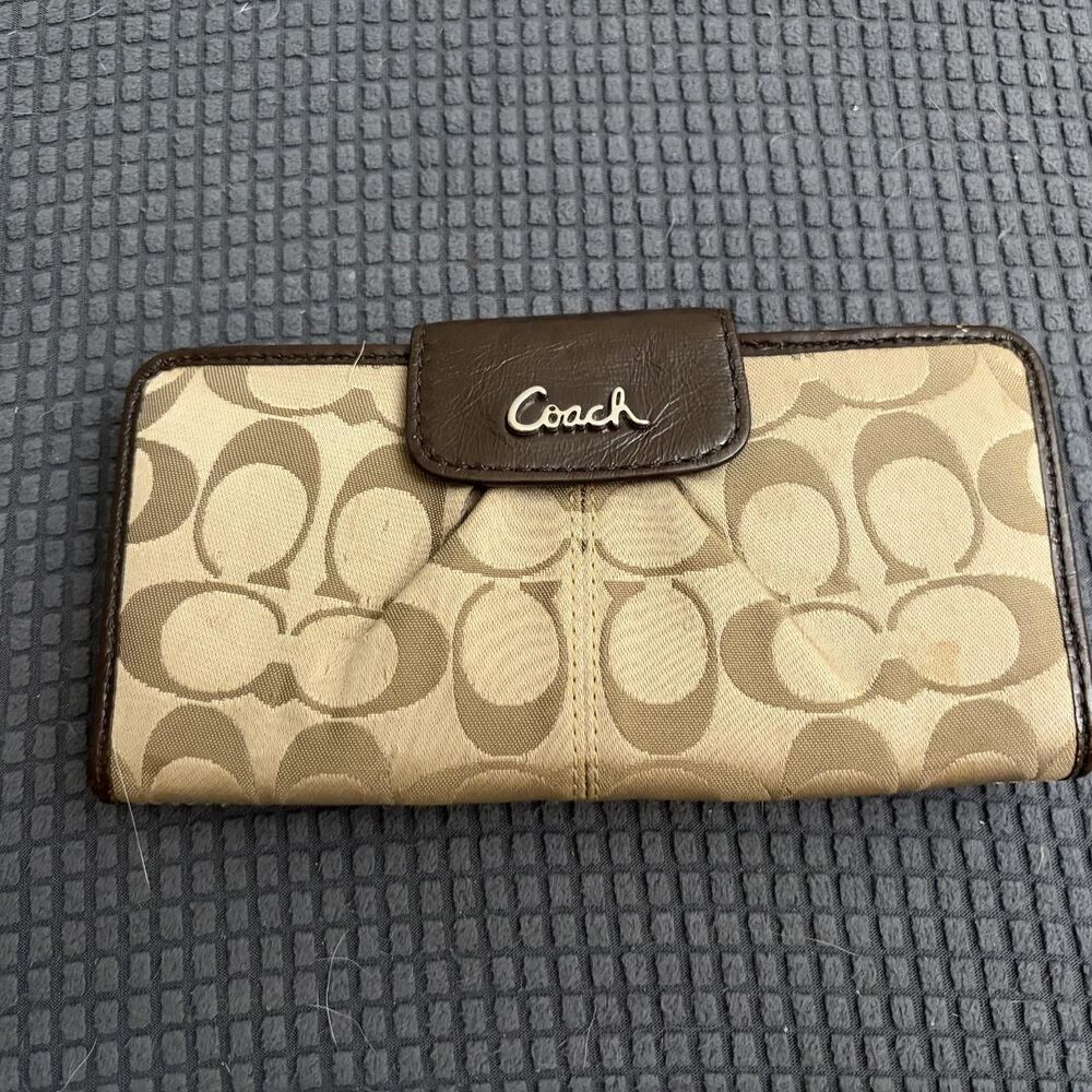 Coach Women's Brown and Tan Wallet-purses